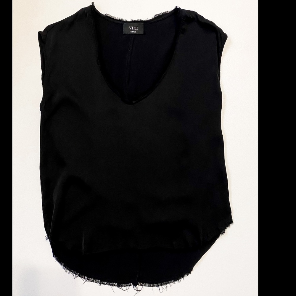 Black Vici short sleeved tee